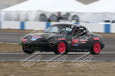 media/Nov-16-2025-CalClub SCCA (Sun) [[2975c16dfc]]/Group 4/Turn 1/